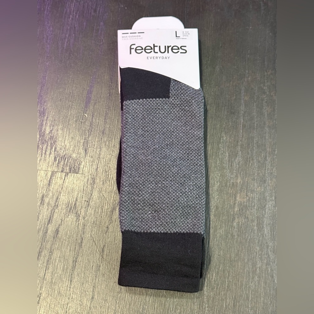 New Feetures Men's Max Cush Crew Rich Texture Black Everyday Socks Large 9-12